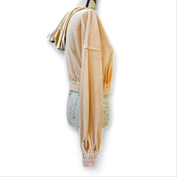 H&M Divided Beige/Light Gold Velour Cropped Hoodie. - Picture 3 of 8
